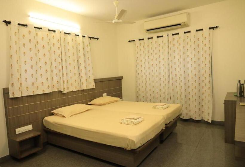 اتاق لوکس, Transit Nest   Near Madurai Airport