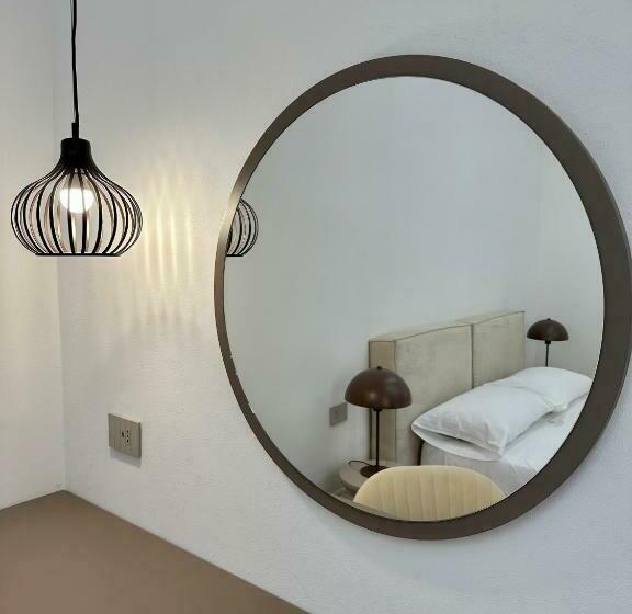 اتاق استاندارد سه تخته با بالکن, Alma Rooms