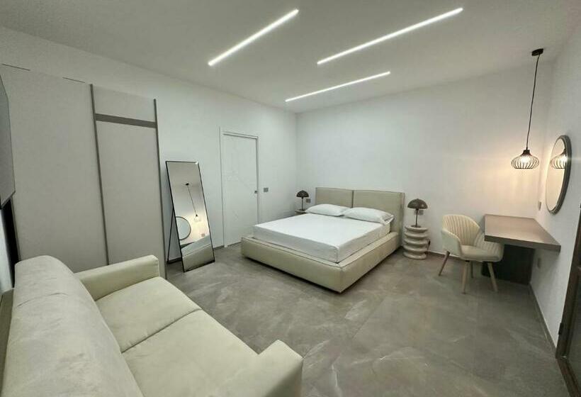 اتاق استاندارد سه تخته با بالکن, Alma Rooms