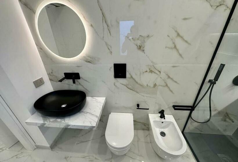 اتاق لوکس, Alma Rooms