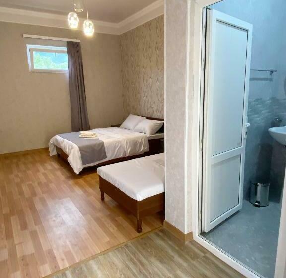 اتاق کلاسیک سه تخته, Yeghevni Guest House In Odzun