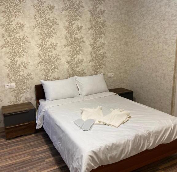 اتاق کلاسیک سه تخته, Yeghevni Guest House In Odzun
