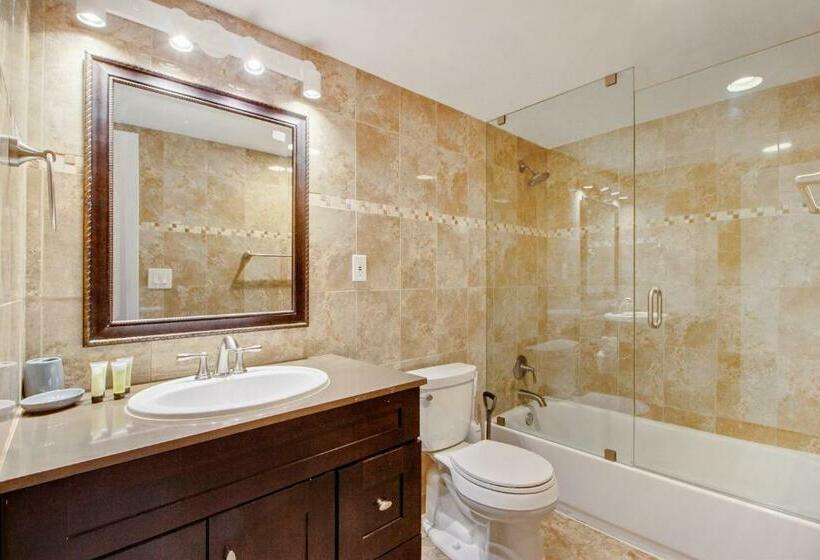 آپارتمان 1 خوابه با چشم‌انداز دریا, Family Beach Home W Ocean & Bay Views   Upgraded Corner Unit