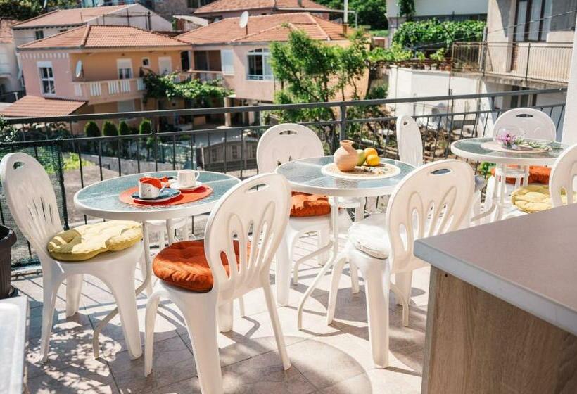 اتاق استاندارد, Guest House Mirah