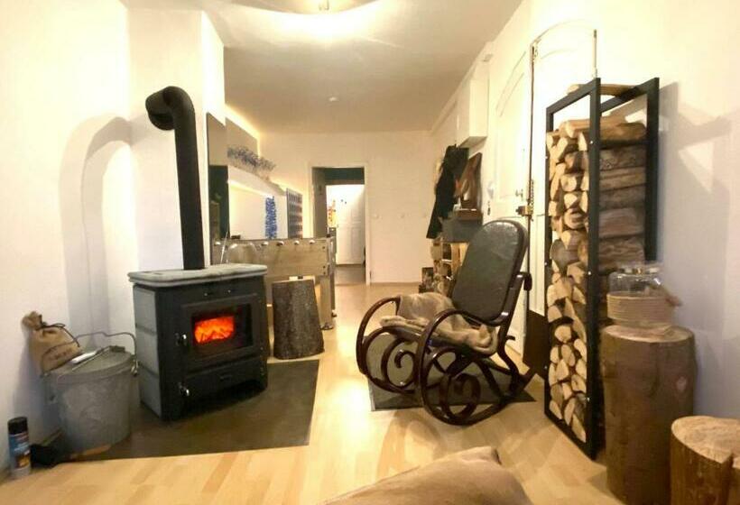 اتاق خانوادگی, Room In Apartment   Schlummern Wie Dornroschenrapunzel Im Schlosschen