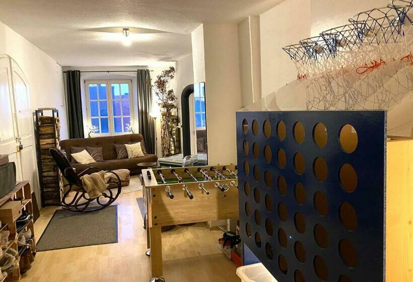 اتاق خانوادگی, Room In Apartment   Schlummern Wie Dornroschenrapunzel Im Schlosschen