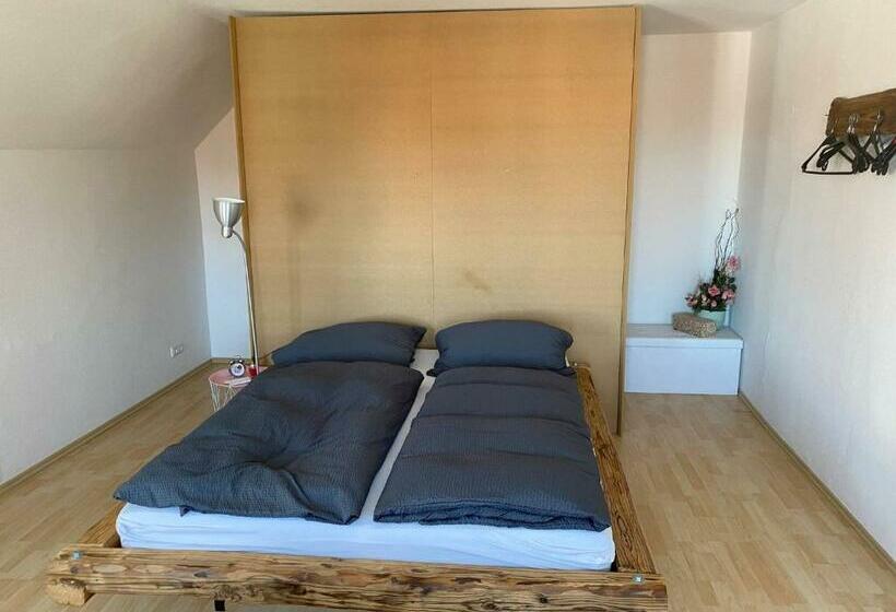 اتاق خانوادگی, Room In Apartment   Schlummern Wie Dornroschenrapunzel Im Schlosschen
