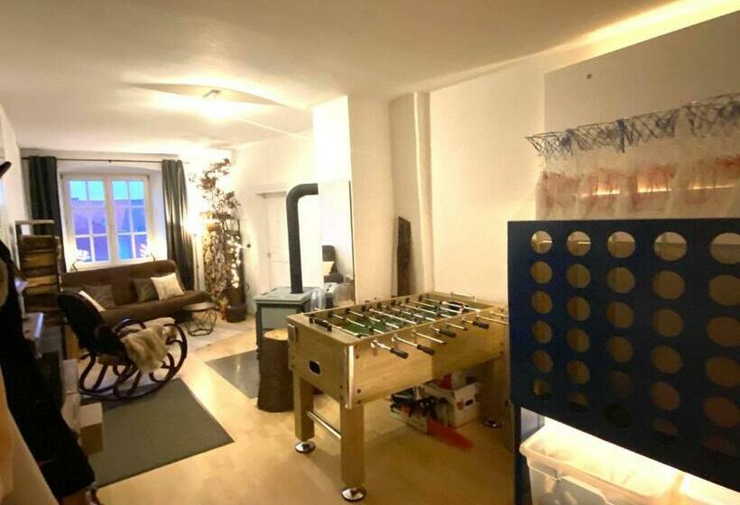 اتاق خانوادگی, Room In Apartment   Schlummern Wie Dornroschenrapunzel Im Schlosschen
