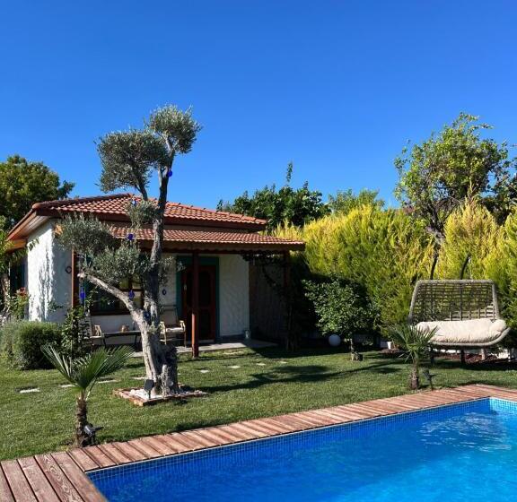 سوییت با چشم‌انداز استخر, Portofino Urla Boutique