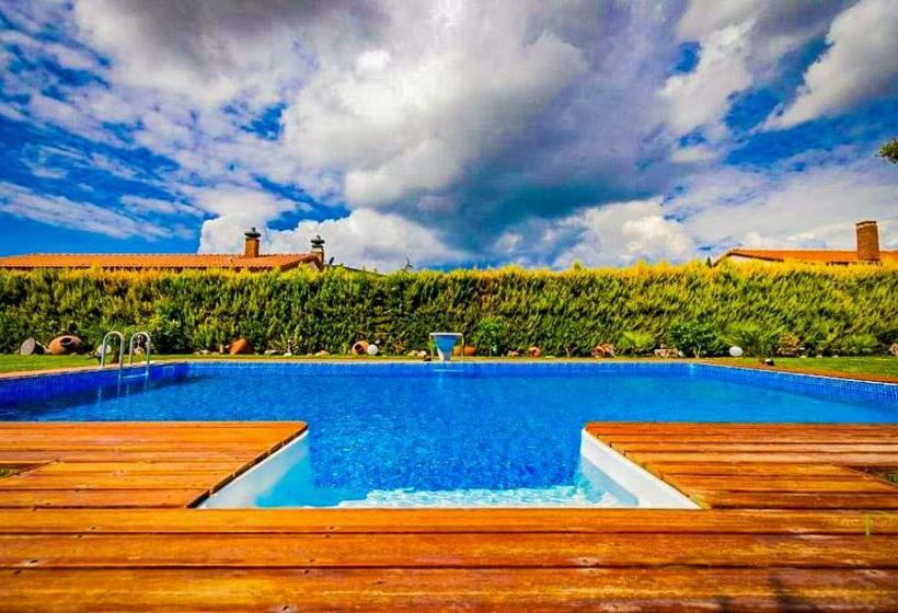 سوییت با چشم‌انداز استخر, Portofino Urla Boutique