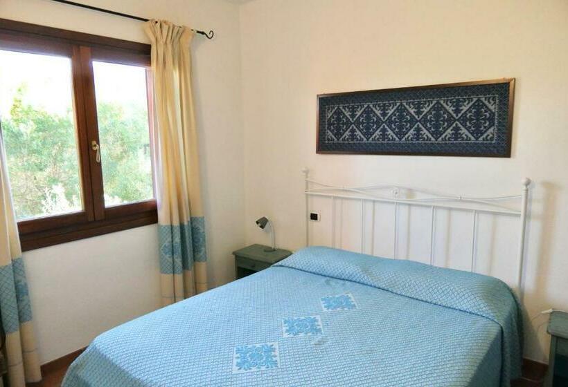 آپارتمان لوکس 1 خوابه, Residence With Private Beach In Marinella