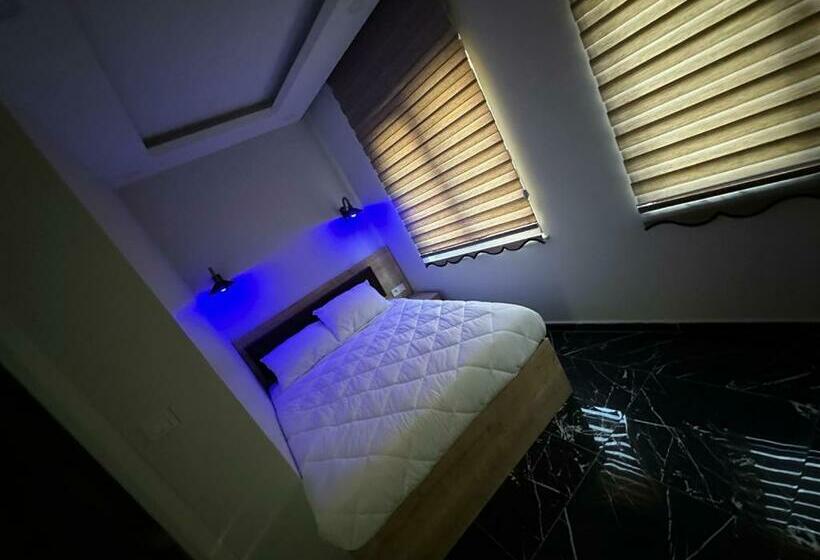 آپارتمان 1 خوابه, Mass Otel