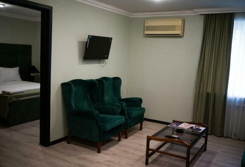 اتاق لوکس, Rosemary Inn