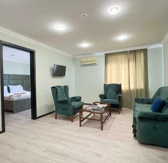 اتاق لوکس, Rosemary Inn