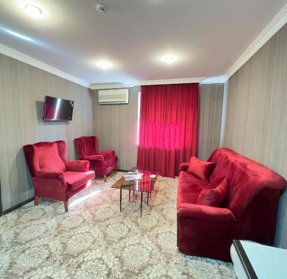 اتاق لوکس, Rosemary Inn