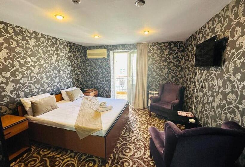 اتاق استاندارد با بالکن, Rosemary Inn