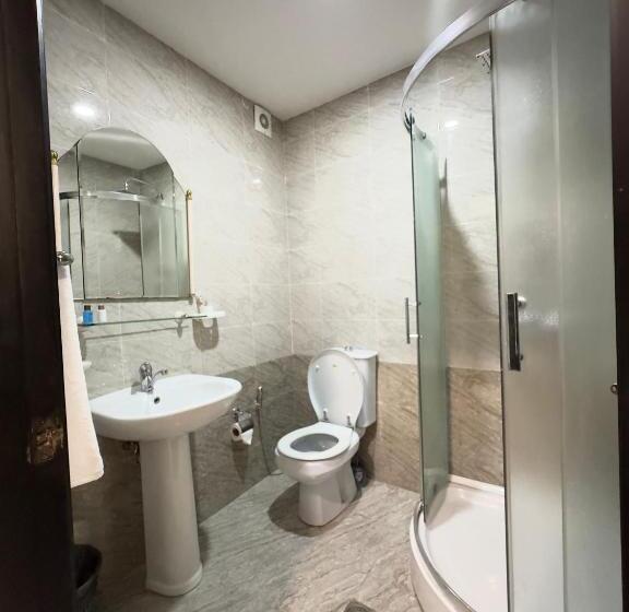 اتاق استاندارد با بالکن, Rosemary Inn