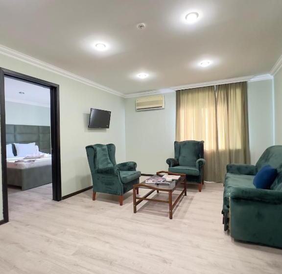 سوییت خانوادگی, Rosemary Inn