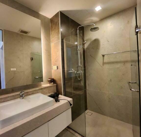 آپارتمان سوپریور 1 خوابه, The Astra Condo Large Room 50 Sqm ,sauna And Rooftop Pool