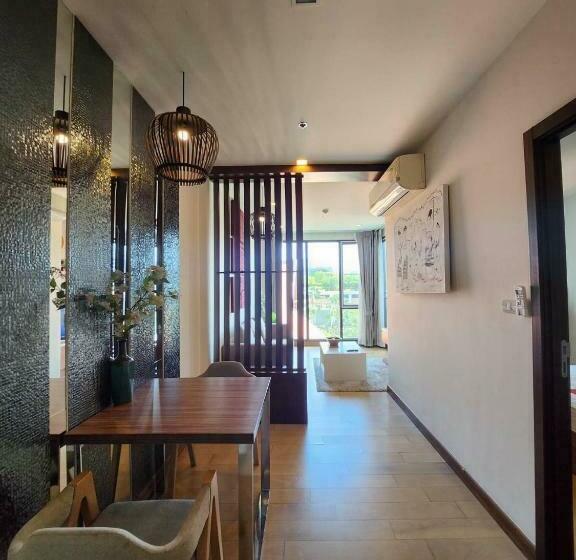 آپارتمان سوپریور 1 خوابه, The Astra Condo Large Room 50 Sqm ,sauna And Rooftop Pool