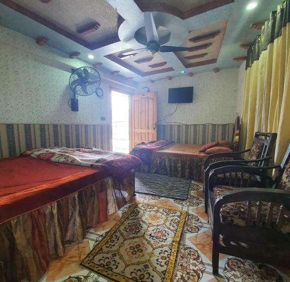 اتاق لوکس سه تخته, Ak Hotel Abbottabad