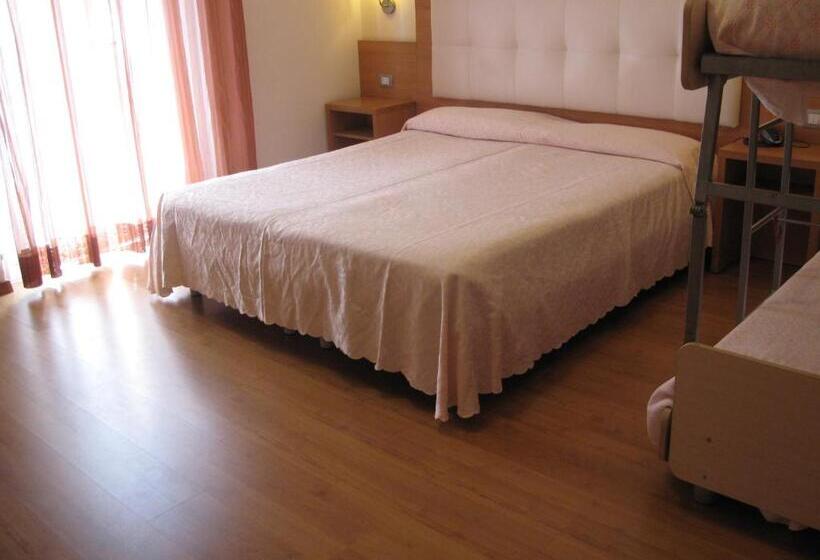 Economy Quadruple Room, Alphotel Milano