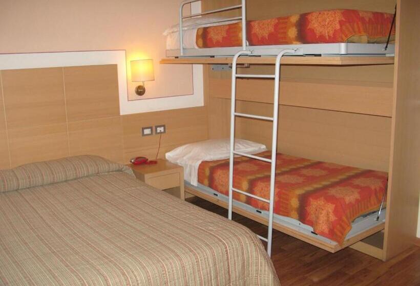 Economy Quadruple Room, Alphotel Milano