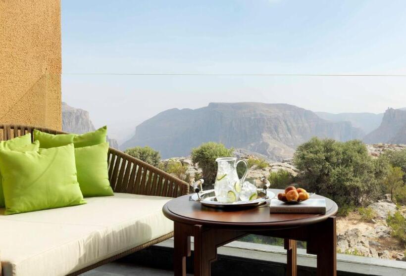 اتاق لوکس با چشم‌انداز, Anantara Al Jabal Al Akhdar Resort