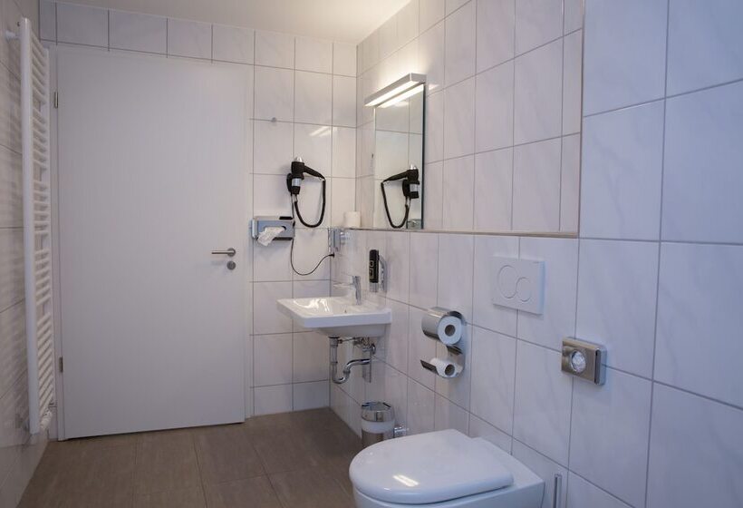 اتاق استاندارد چهار تخته, Goethe Conference Hotel By Trip Inn
