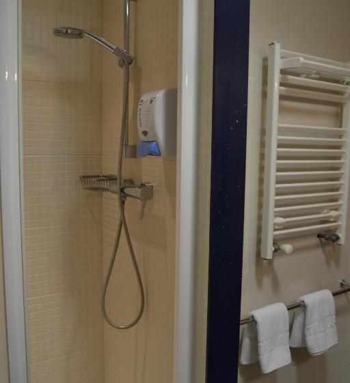اتاق استاندارد, Hostal Apolo