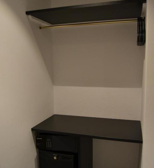 اتاق استاندارد یک نفره, Hostal Apolo