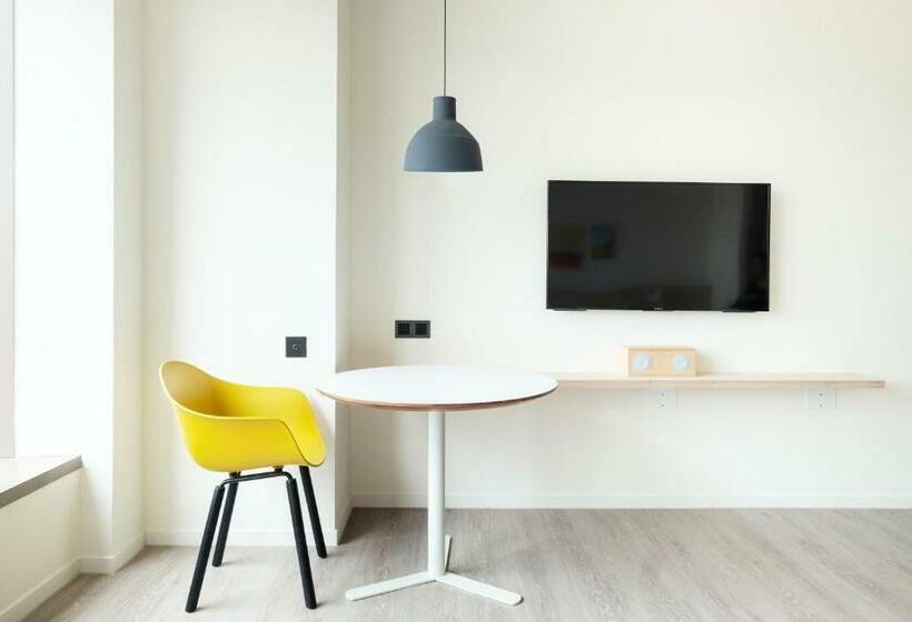 اتاق استاندارد با تخت بزرگ, Amba Taipei Songshan