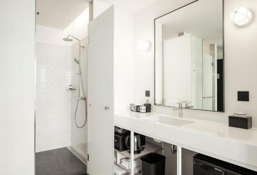 اتاق استاندارد با تخت بزرگ, Amba Taipei Songshan