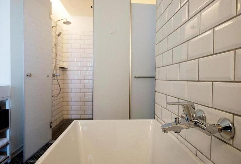 اتاق استاندارد با تخت بزرگ, Amba Taipei Songshan