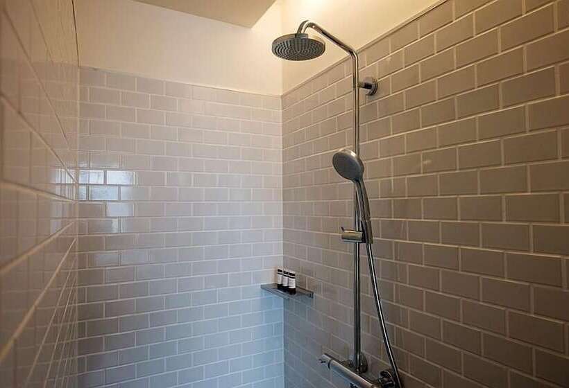 استودیوی استاندارد, Amba Taipei Songshan