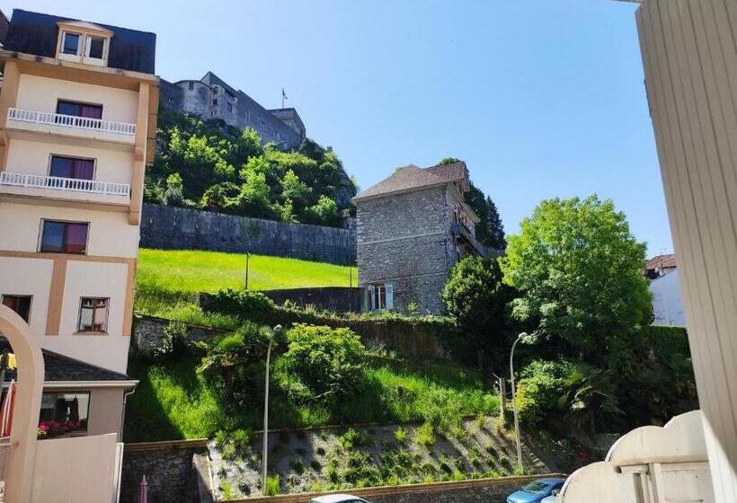 اتاق استاندارد سه نفره, Compostelle