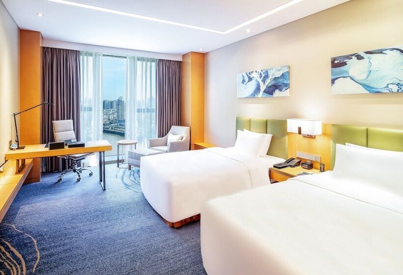 اتاق استاندارد با 2 تخت دوبل, Holiday Inn Neijiang Riverside