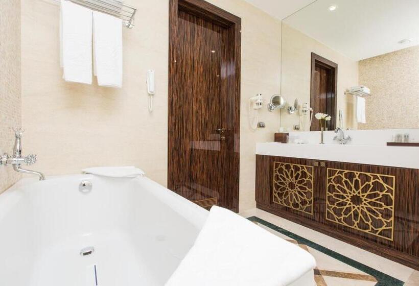 سوییت با چشم‌انداز دریا, Kadorr Hotel Resort & Spa