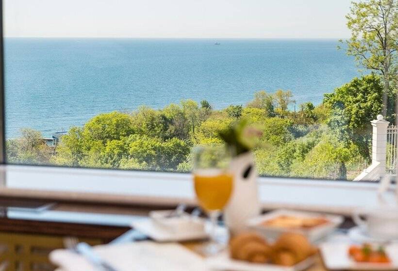اتاق استاندارد با چشم‌انداز باغ, Kadorr Hotel Resort & Spa