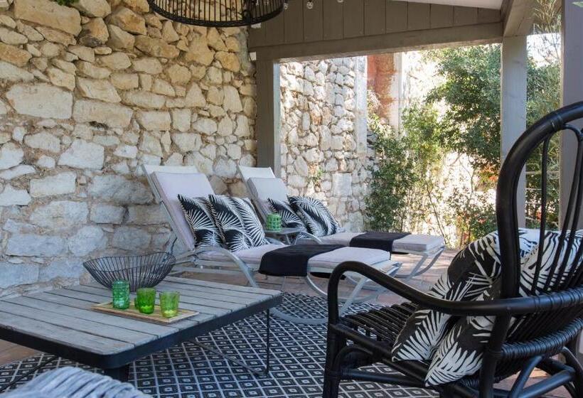 سوئیت جونیور خانوادگی, Le Jardin D'emile