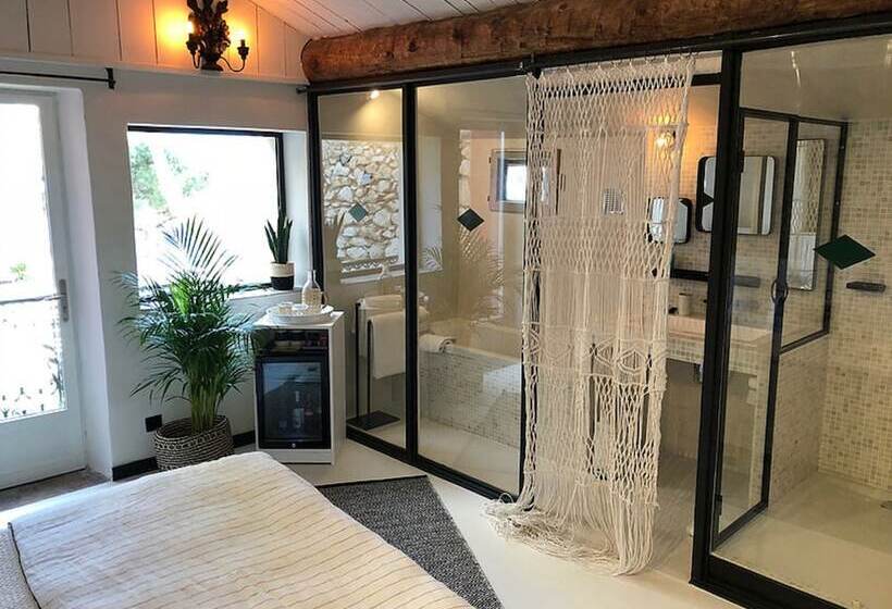 سوییت خانوادگی, Le Jardin D'emile