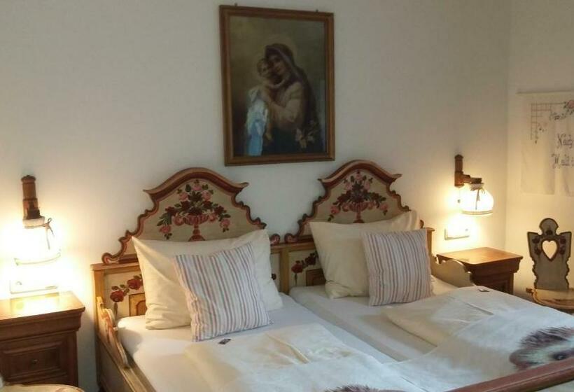 اتاق استاندارد سه تخته با بالکن, Platzhirsch Zur Alten Wagnerei Gästehaus