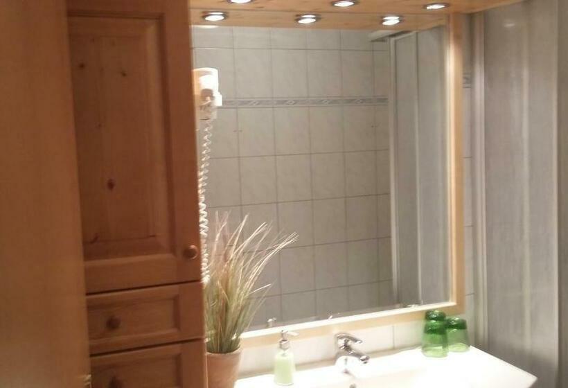اتاق استاندارد با بالکن, Platzhirsch Zur Alten Wagnerei Gästehaus