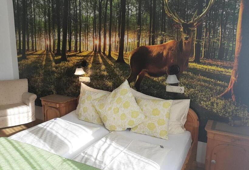 اتاق استاندارد چهارنفره با بالکن, Platzhirsch Zur Alten Wagnerei Gästehaus