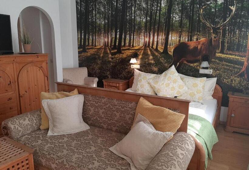 اتاق استاندارد چهارنفره با بالکن, Platzhirsch Zur Alten Wagnerei Gästehaus