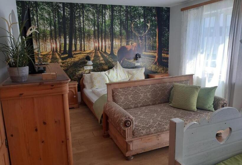 اتاق استاندارد چهارنفره با بالکن, Platzhirsch Zur Alten Wagnerei Gästehaus