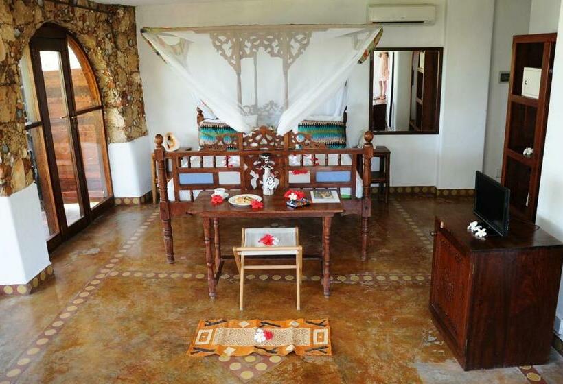 اتاق خانوادگی, Samaki Lodge