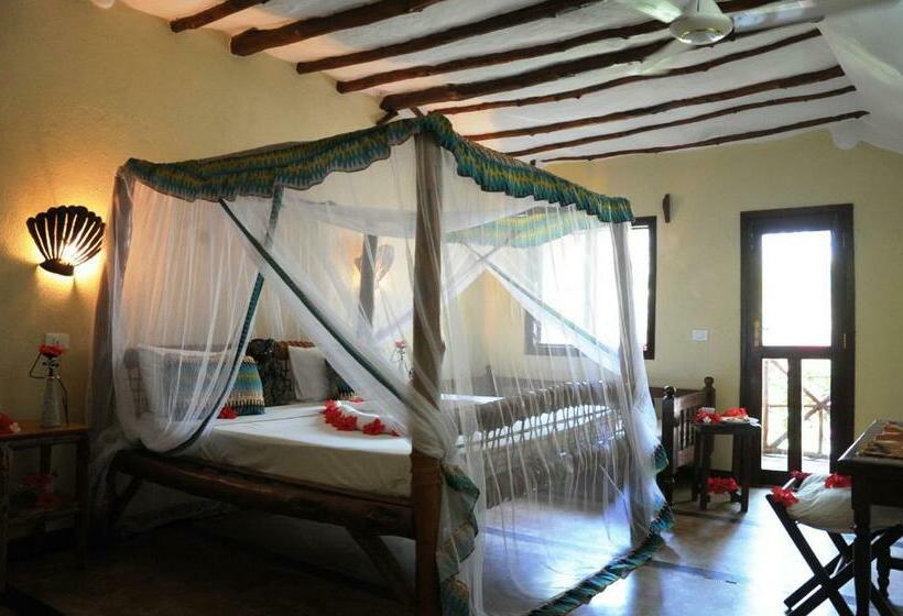 اتاق استاندارد سه نفره, Samaki Lodge