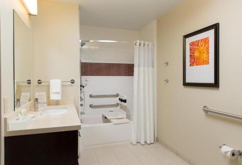 اتاق استاندارد با تخت بزرگ برای معلولان, Staybridge Suites Corona South, An Ihg