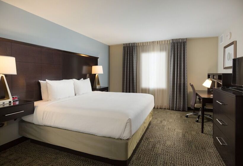 سوییت, Staybridge Suites Corona South, An Ihg